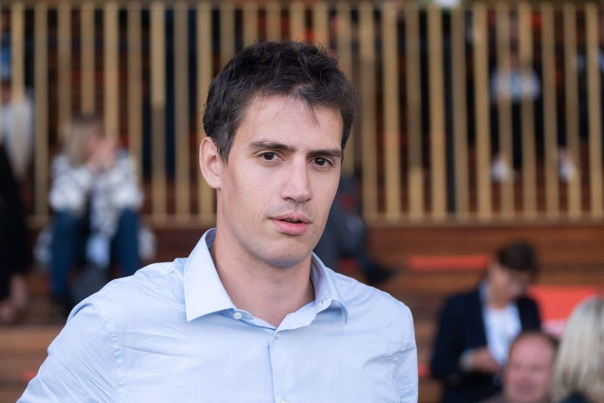 法国AI初创公司Mistral AI发布新大型语言模型