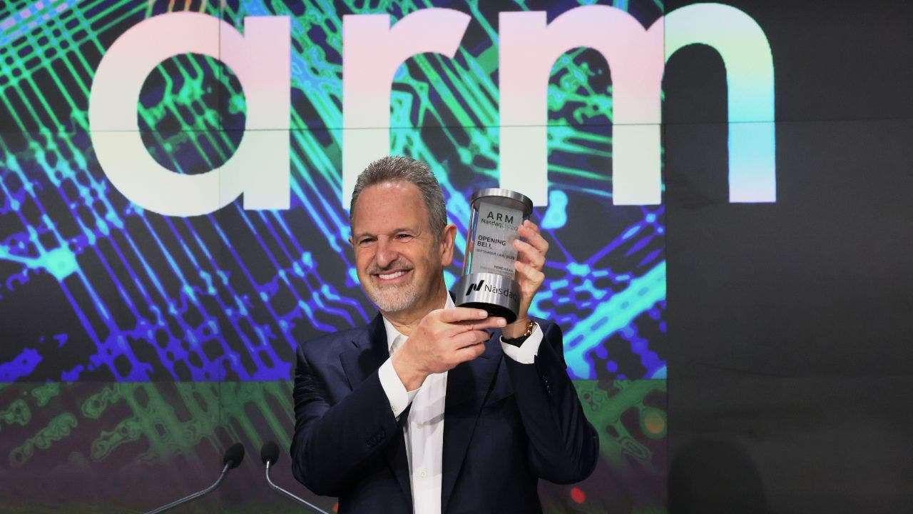 Arm掌门人Rene Haas庆祝股价创新高，AI需求推动业绩增长